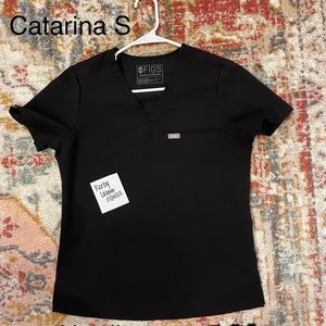 Figs Catarina One Pocket Top in Black